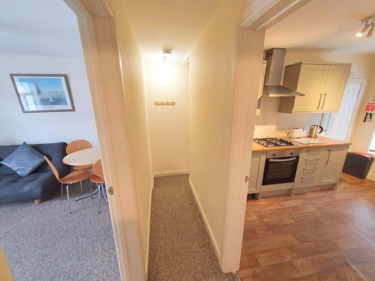 Bassett Flat With 2 Bedrooms And Superfast Wi-Fi Sittingbourne Eksteriør bilde