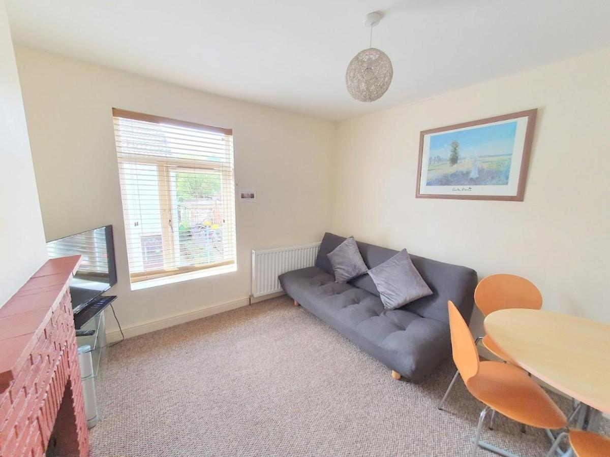 Bassett Flat With 2 Bedrooms And Superfast Wi-Fi Sittingbourne Eksteriør bilde