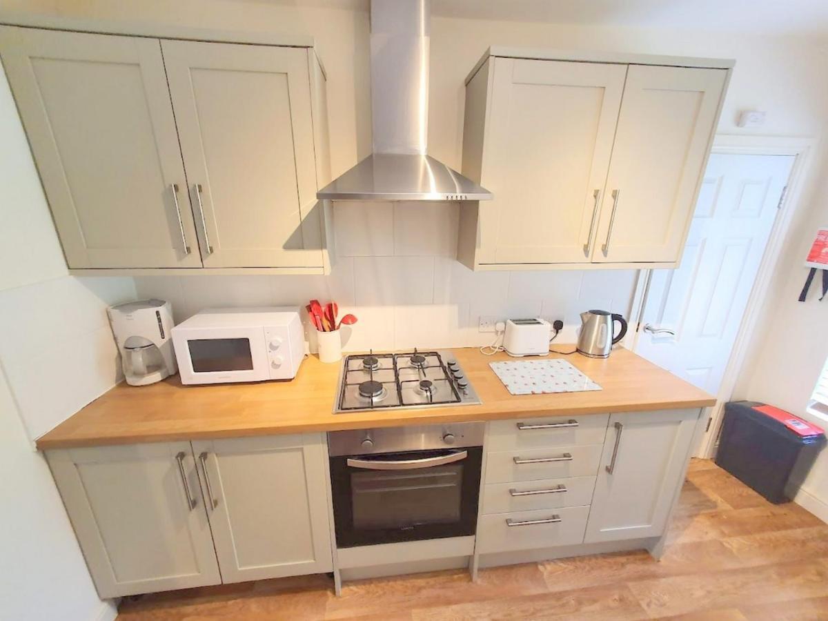 Bassett Flat With 2 Bedrooms And Superfast Wi-Fi Sittingbourne Eksteriør bilde