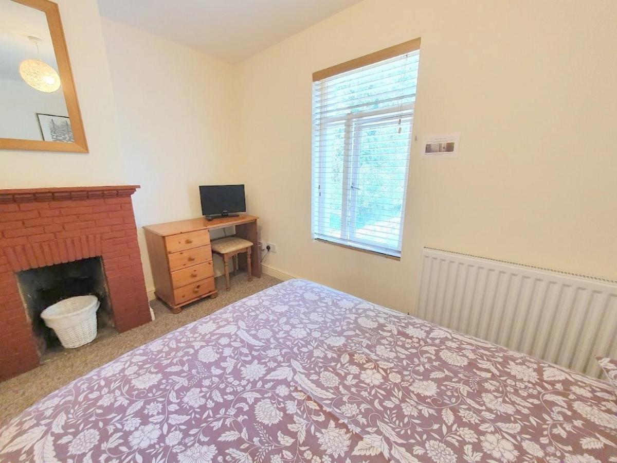 Bassett Flat With 2 Bedrooms And Superfast Wi-Fi Sittingbourne Eksteriør bilde