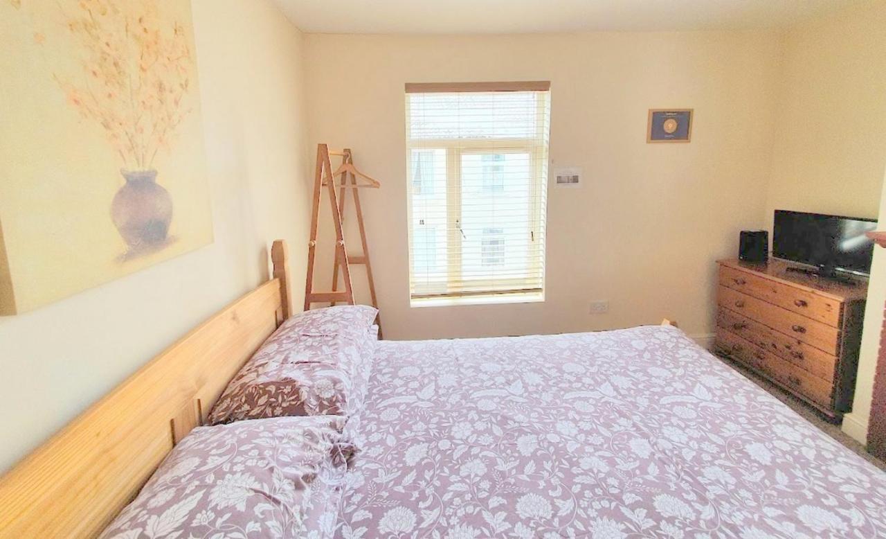 Bassett Flat With 2 Bedrooms And Superfast Wi-Fi Sittingbourne Eksteriør bilde