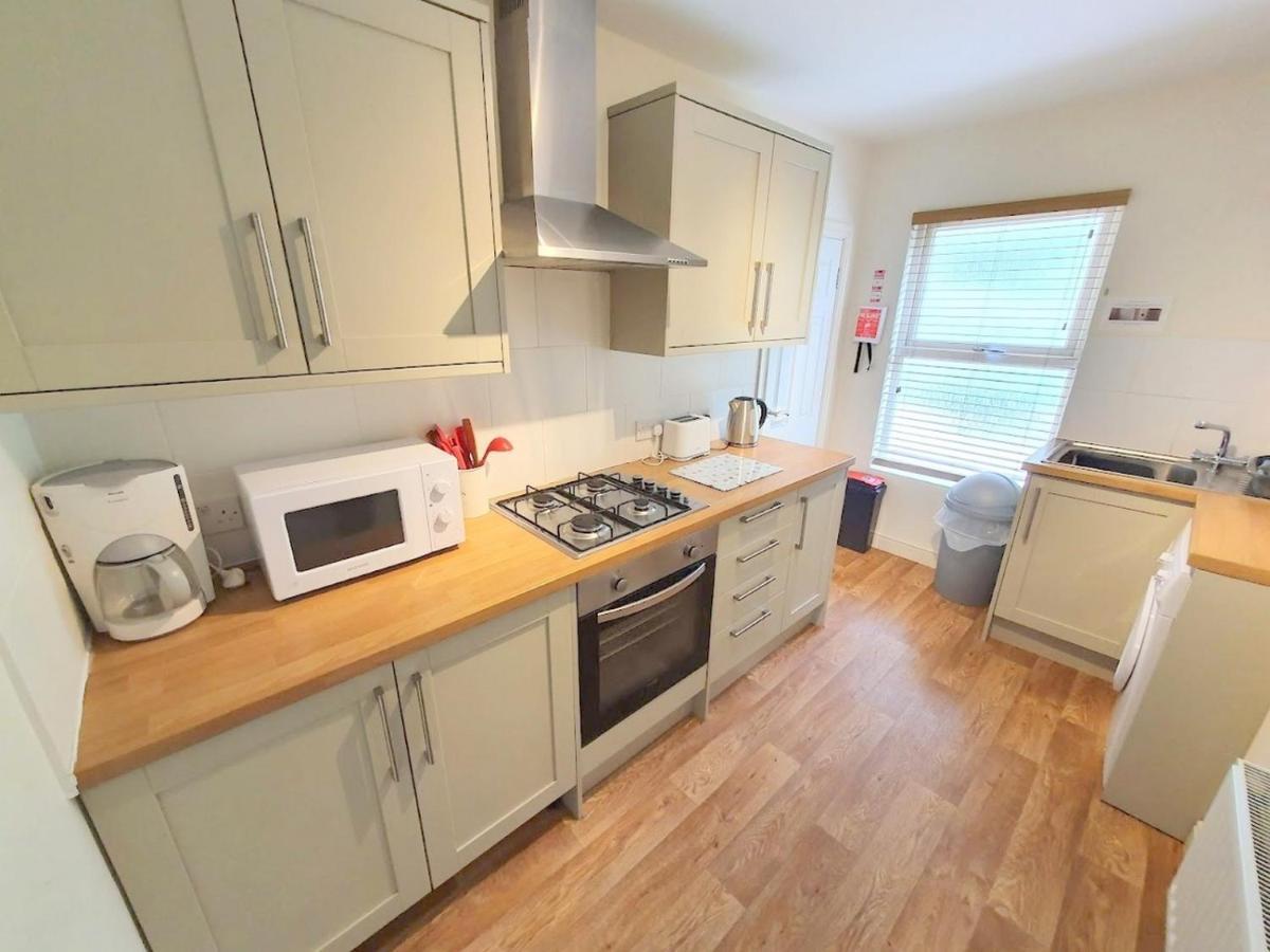 Bassett Flat With 2 Bedrooms And Superfast Wi-Fi Sittingbourne Eksteriør bilde