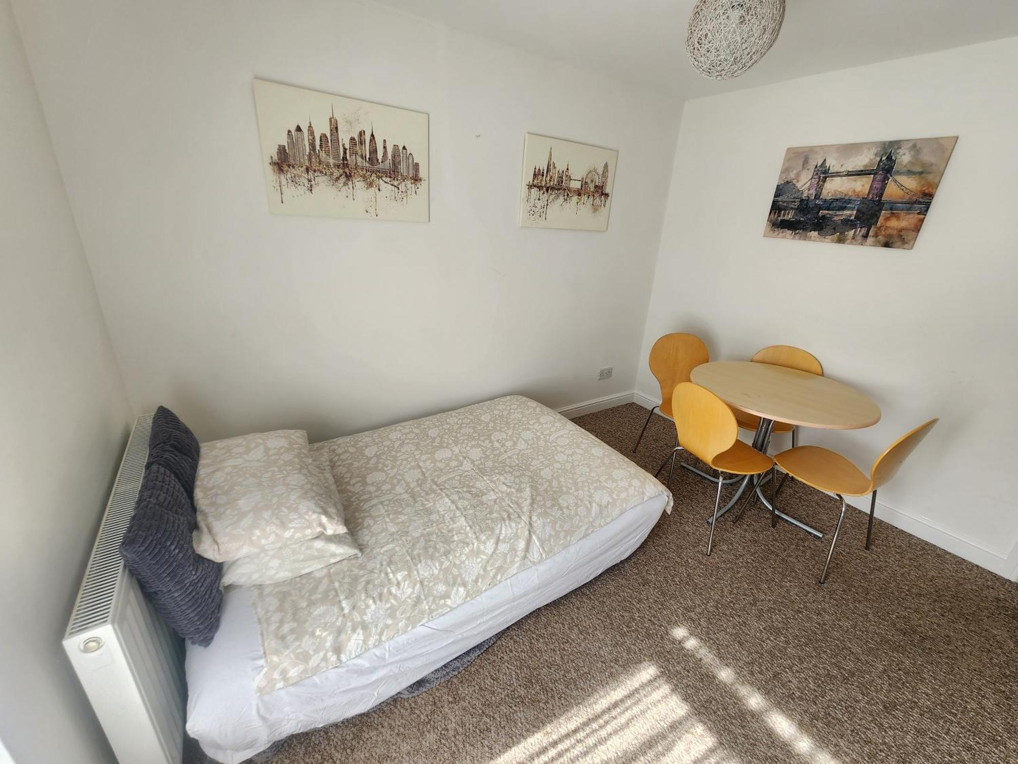 Bassett Flat With 2 Bedrooms And Superfast Wi-Fi Sittingbourne Eksteriør bilde